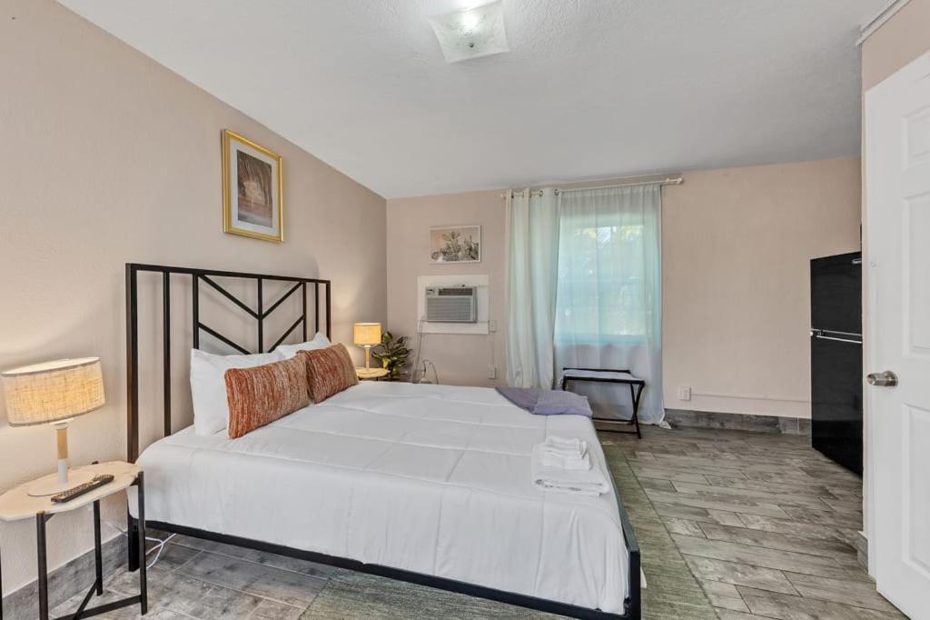Located By The Beach 1 Bedroom With Parking And Pool Clearwater Dış mekan fotoğraf