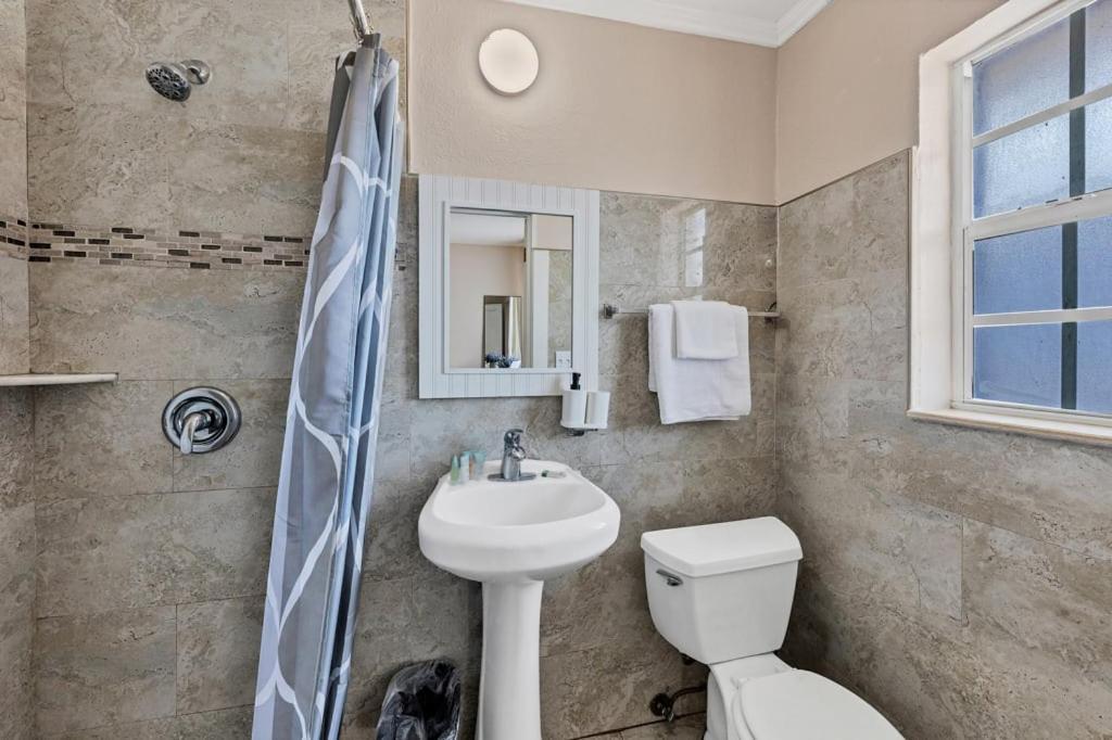 Located By The Beach 1 Bedroom With Parking And Pool Clearwater Dış mekan fotoğraf